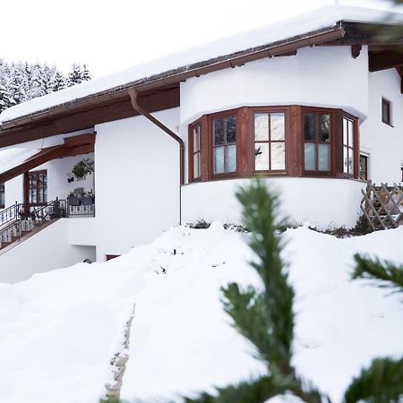 ロイタシュHaus Bertaアパートメント エクステリア 写真