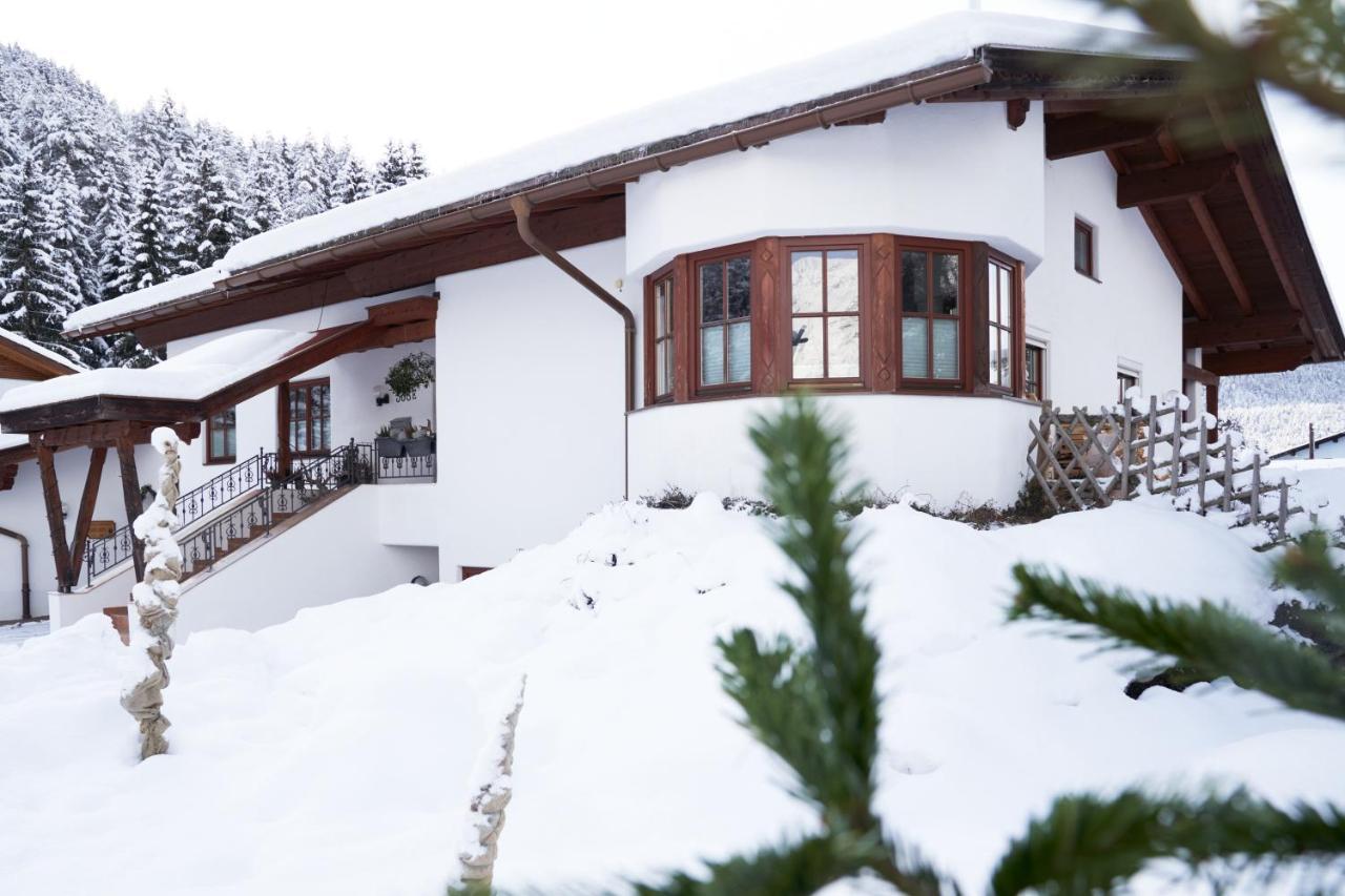 ロイタシュHaus Bertaアパートメント エクステリア 写真