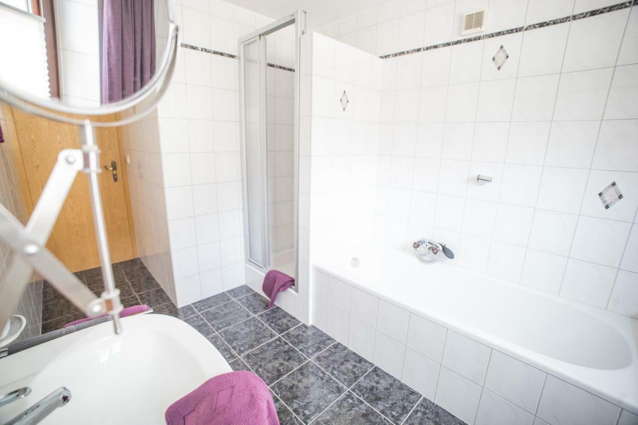 ロイタシュHaus Bertaアパートメント エクステリア 写真
